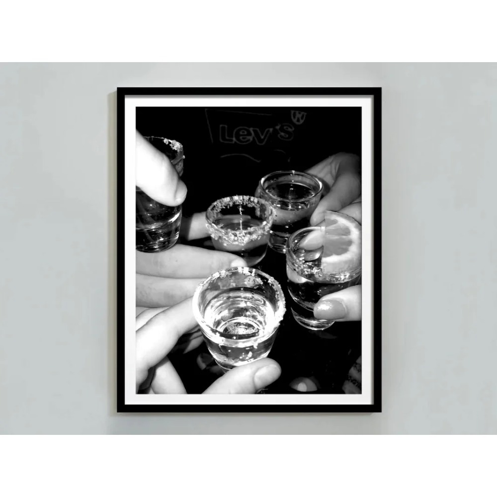 Black and white bar champagne  - Whisky Beer And Wine review and price